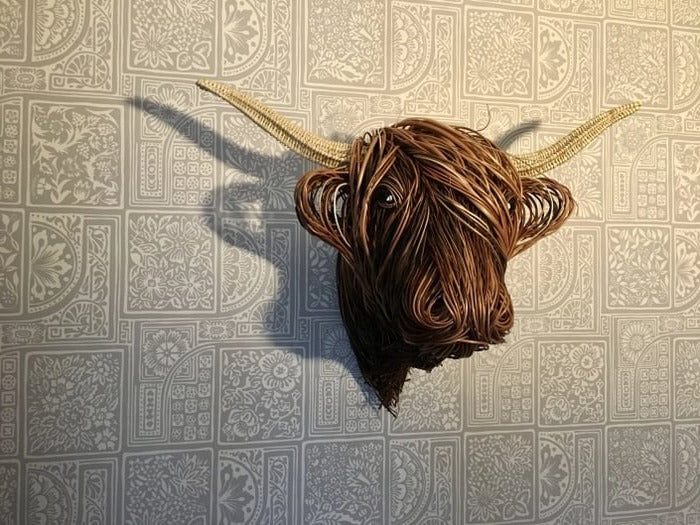 Wall-Mounted Cow Sculpture – Decorative Farm Animal Wall Art for Home and Garden