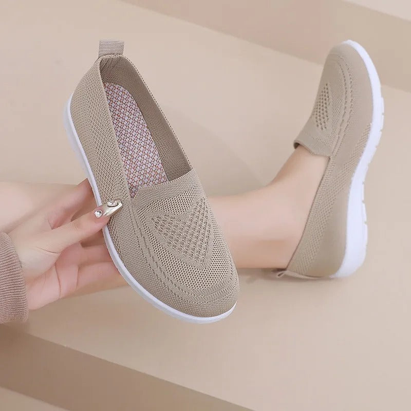 Women's Breathable Casual Shoes – Lightweight Fabric Low-Cut Walking Shoes for Spring and Summer