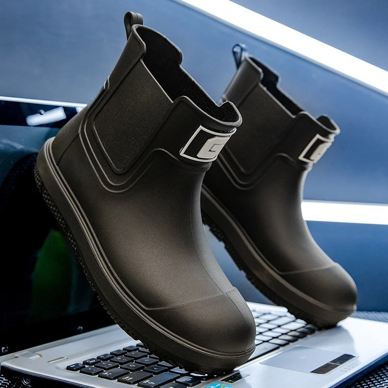 Men’s Short Rain Boots, Waterproof PVC Slip-On Shoes, Non-Slip Low-Top Boots for Farm Work and Outdoor Use