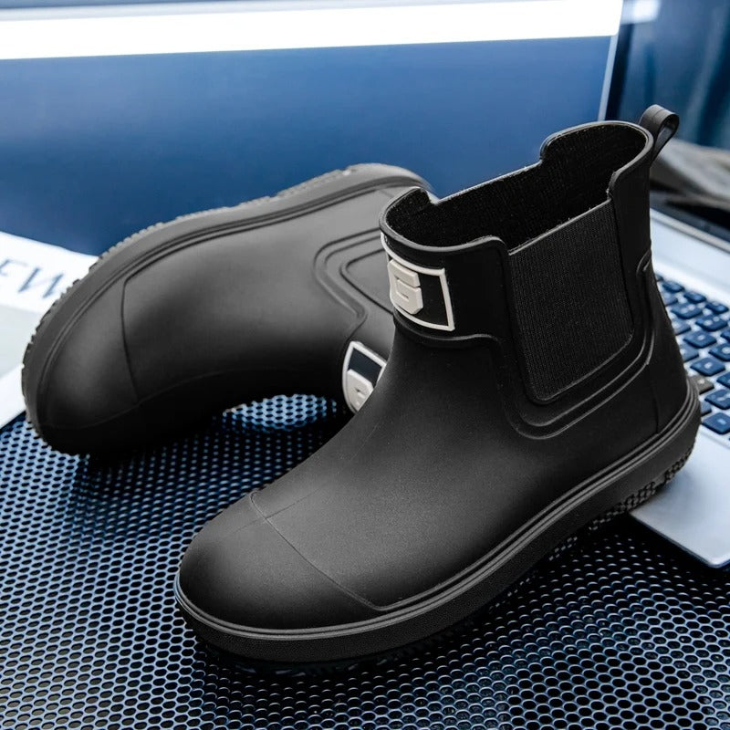 Men’s Short Rain Boots, Waterproof PVC Slip-On Shoes, Non-Slip Low-Top Boots for Farm Work and Outdoor Use