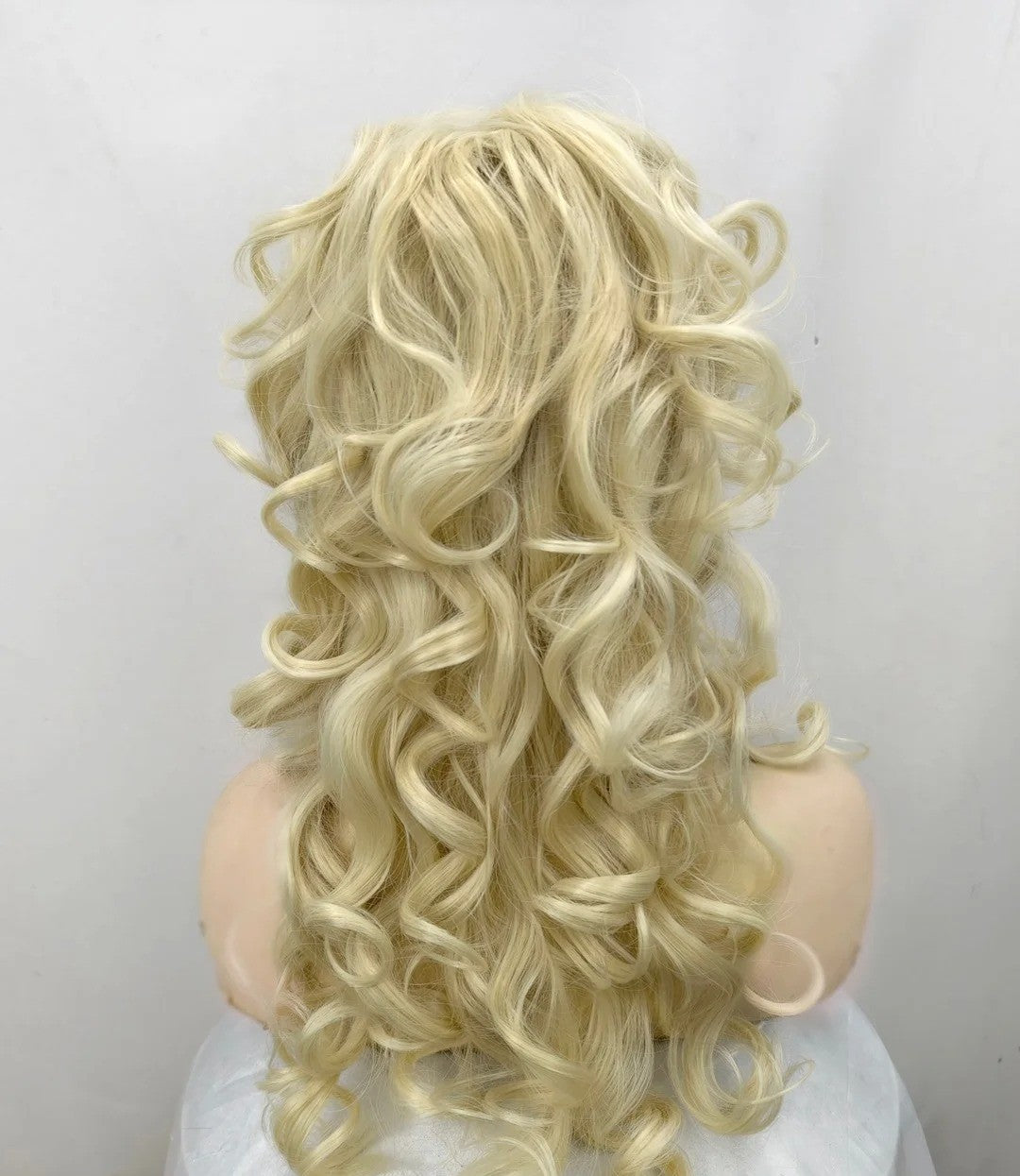 Light Gold Blonde Curly Wig for Women – Medium-Length Vintage Style Costume Wig