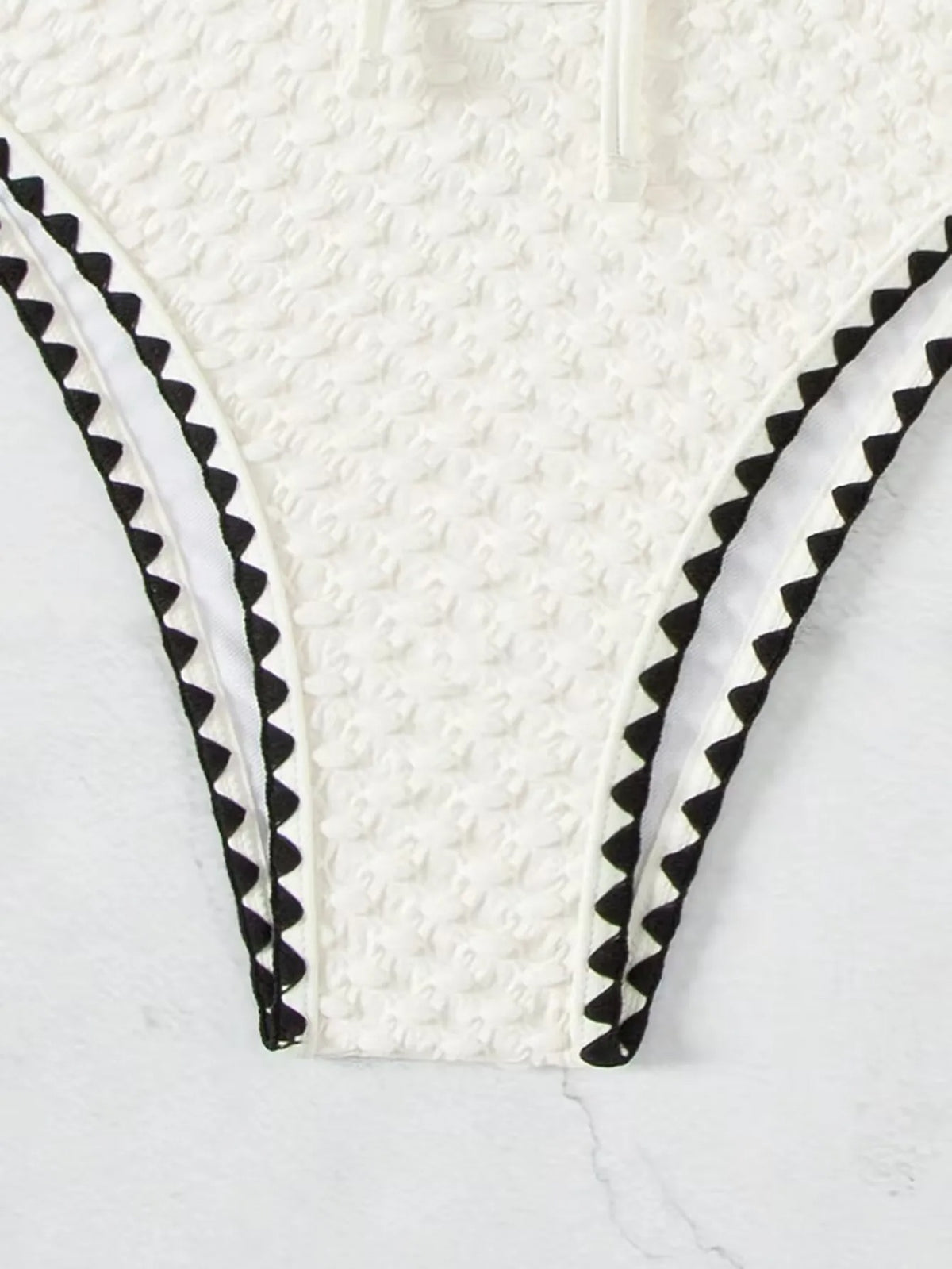 Women's Two-Piece Strapless Swimsuit – White Bandeau Bikini Set with Lace-Up Back