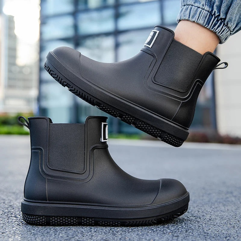Men’s Short Rain Boots, Waterproof PVC Slip-On Shoes, Non-Slip Low-Top Boots for Farm Work and Outdoor Use