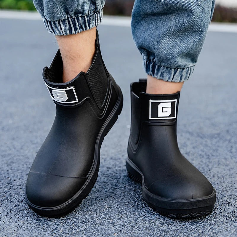 Men’s Short Rain Boots, Waterproof PVC Slip-On Shoes, Non-Slip Low-Top Boots for Farm Work and Outdoor Use