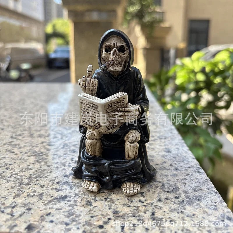 Resin Skeleton Figurine – Decorative Collectible Statue for Home Decor